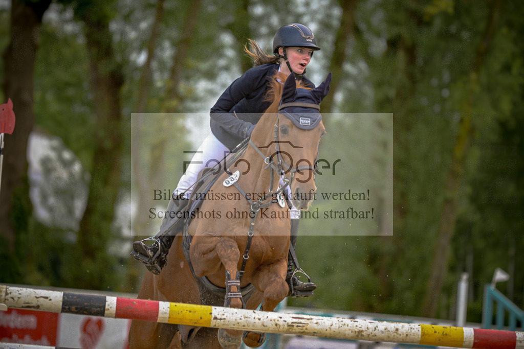 20240505-DOS_8401 | Entdecke hochwertige Reitturnierfotos von Foto Oger. Professionell, emotional und authentisch – jetzt Lieblingsmomente im Shop bestellen.Deutschlandweite Turnierfotografie. - Realisiert mit Pictrs.com