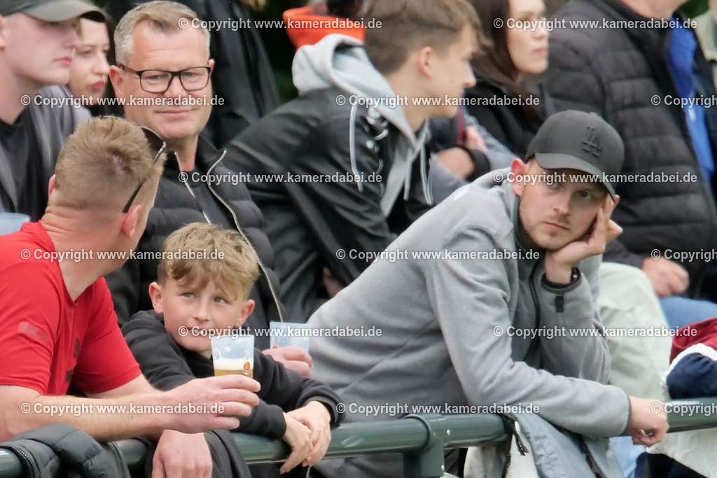 Fußball : Bezirksliga : TV Voerde - FC Sterkrade 72 | Fußball : Bezirksliga : TV Voerde - FC Sterkrade 72 am 25.05.2025 in Voerde - Realisiert mit Pictrs.com