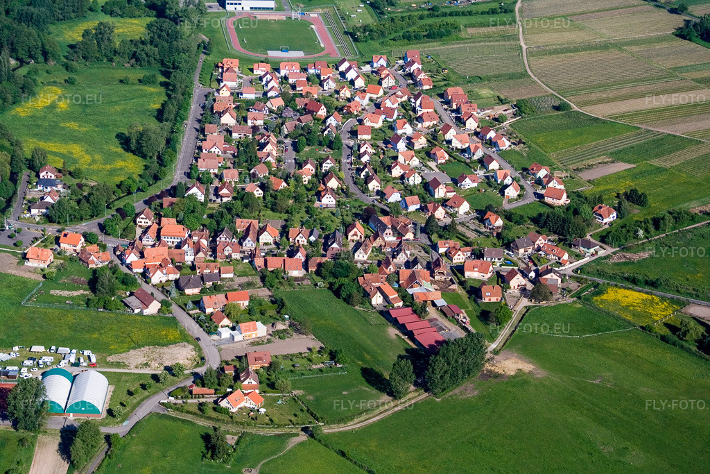 Vue aérienne: Vue de la ville à le quartier Altenstadt in Wissembourg dans le département Bas Rhin, France. Photo: IMG_10785.jpg prise le 12/05/2008 par Werner Riehm/FLY-FOTO.eu – Résolution de l'original: 3456 x 2304 px