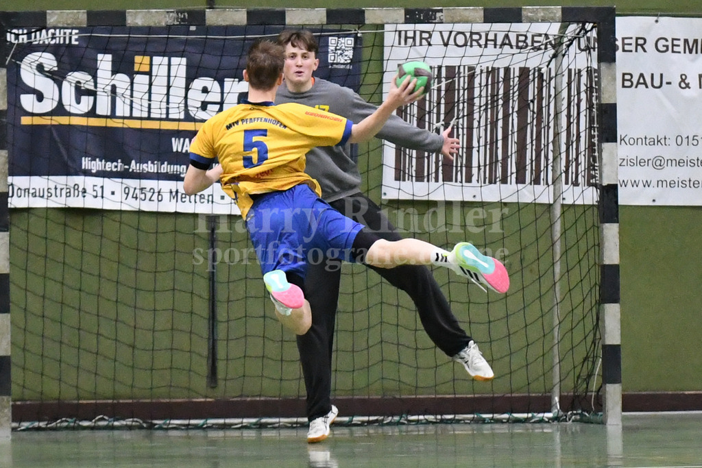 SSG Metten : MTV Pfaffenhofen | Max Bürger (Tormann SSG Metten #17) - Realisiert mit Pictrs.com