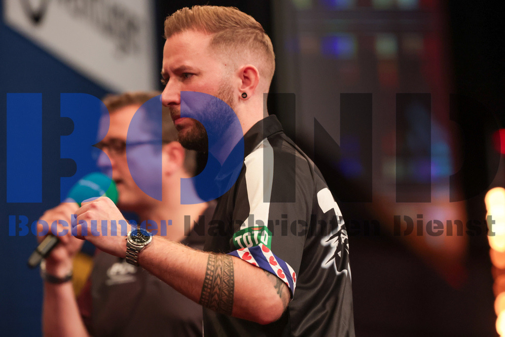  29.10.2023 - 
 | Sebastian Sendlak / Bochumer Nachrichtendienst (BOND) - PDC European Darts Championship: Viertelfinale {Persons shown} - Realisiert mit Pictrs.com