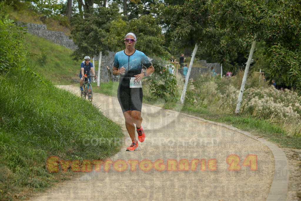 250824_1420_EX1_5885 | Sportfotografie im Rhein-Sieg Kreis, Köln, Bonn, NRW, Rheinland Pfalz, Hessen, etc. Unser Tätigkeitsfeld umfasst den Laufsport vom Volkslauf über den Marathon, Duathlon, Triathon bis zum Ultralauf wie Kölnpfad Ultra oder Schindertrail.