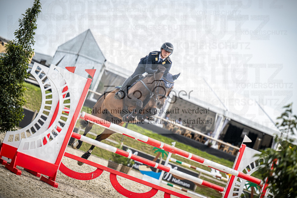 DOS_9969 | Entdecke hochwertige Reitturnierfotos von Foto Oger. Professionell, emotional und authentisch – jetzt Lieblingsmomente im Shop bestellen.Deutschlandweite Turnierfotografie. - Realisiert mit Pictrs.com