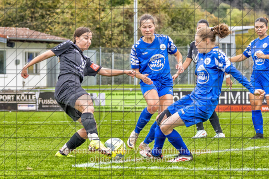 20251012_123433_0174-Bearbeitet | #,1.FC Donzdorf II (schwarz) vs. TSV Silmingen (blau), Fussball, Frauen-Quali Bezirksliga - Bezirk Neckar/Fils, 05. Spieltag, Saison 2025/2026, Rasenplatz Lautertal Stadion, Süßener Straße 16, 73072 Donzdorf, 12.10.2025 - 11:00 Uhr,Foto: PhotoPeet-Sportfotografie/Peter Harich
