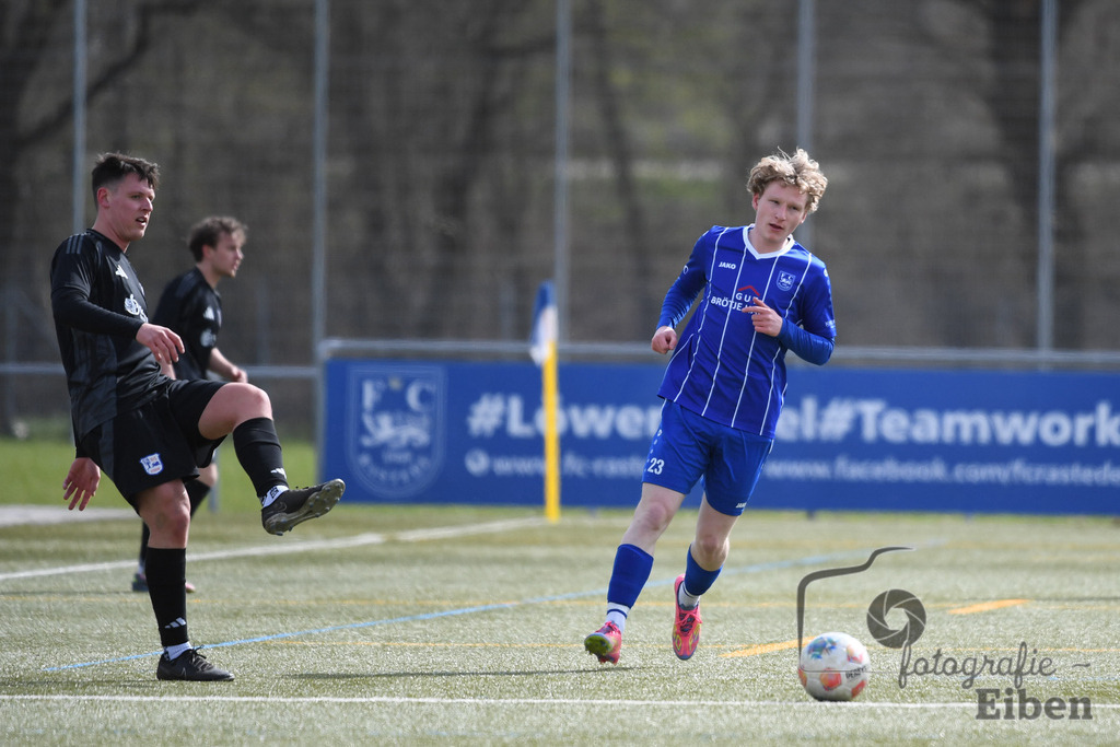 FC Rastede-VFl Stenum | Herren Bezirksliga 2; FC Rastede (blau)-VFL Stenum (schwarz) am 29.03.2026 in Rastede (Sportanlage Köttersweg), Photo: Philip Eiben 2026 - Realized with Pictrs.com