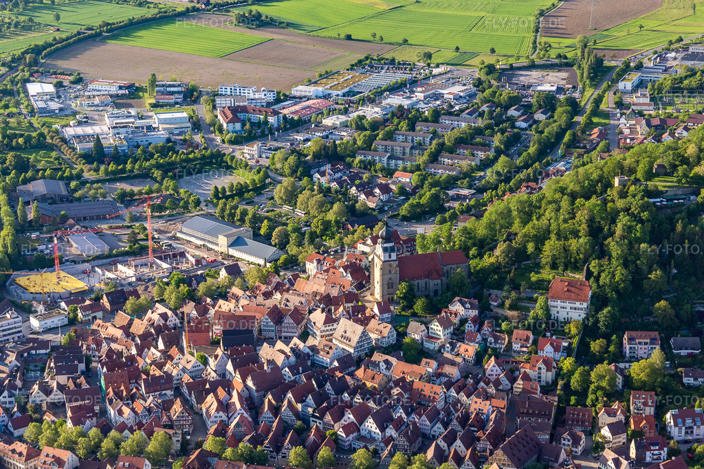 Luftbild: Altstadt von Süden in Herrenberg im Bundesland Baden-Württemberg in Deutschland. Foto: IMG_114823.jpg vom 31.05.2019 durch Werner Riehm/FLY-FOTO.de