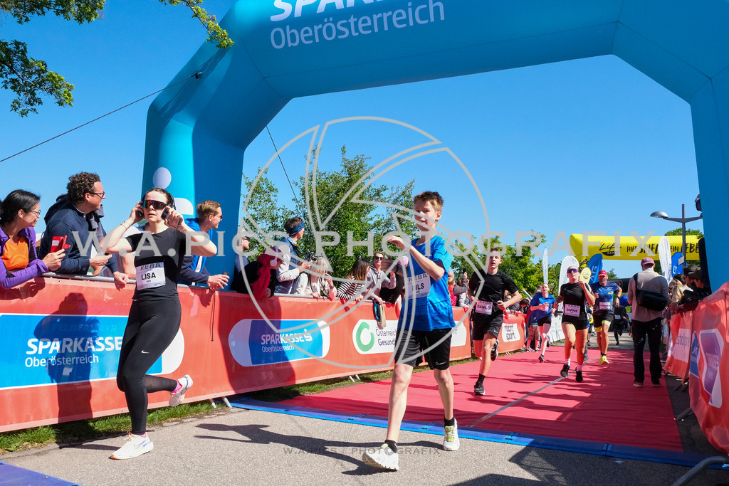 ..... | LINZ,AUSTRIA,27.April 24, Int. 3 Brückenlauf Linz  , Image shows: Photo: WAPICS / Michael ring