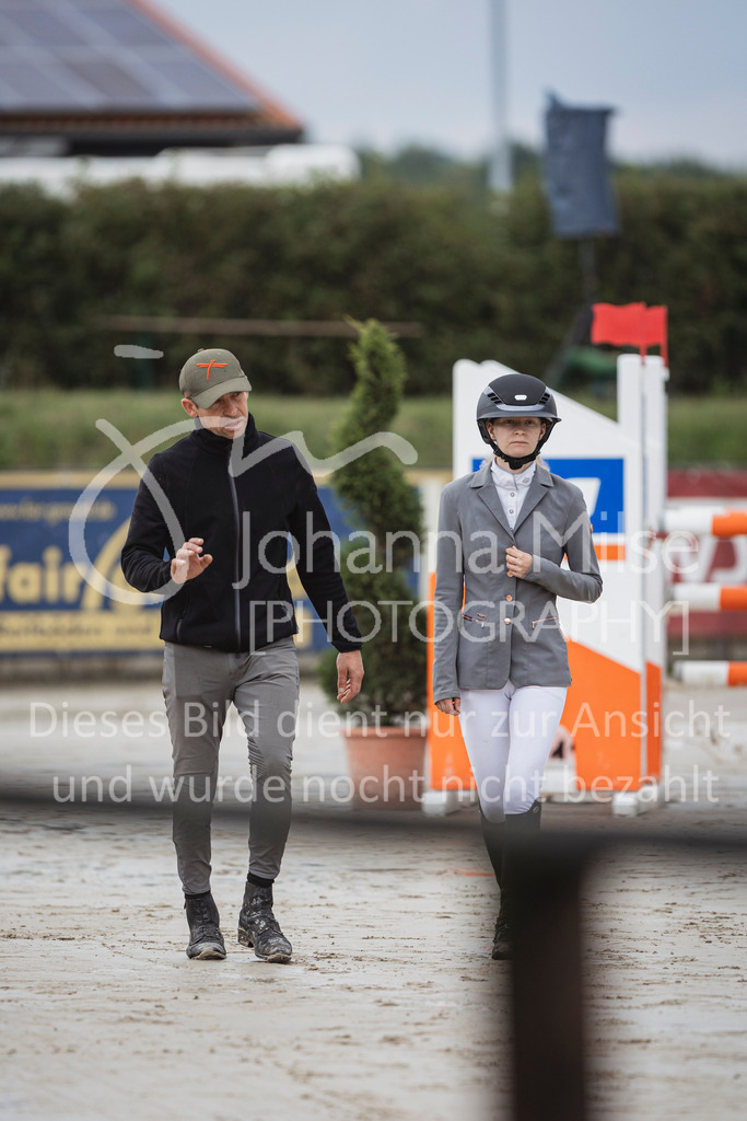 240630_LüPfSpTa_2PhM1-Spr-102 | Deine schönsten Turniermomente als professionelle Fotos! Entdecke hochwertige Pferdesport-Fotografie im Online-Shop. Jetzt Fotos finden & bestellen!