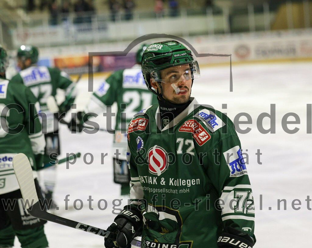 2024-01-12_079_TSV_Erding_gegen_EV_Dingolfing | Erding, Deutschland, 12.01.2024:
Eishockey, Bayernliga Vorrunde 2023 / 2024, 24. Spieltag, TSV Erding gegen EV Dingolfing, Endergebnis: 10:2

Leon Abstreiter (Erding Gladiators, #72)

Foto: Christian Riedel / fotografie-riedel.net