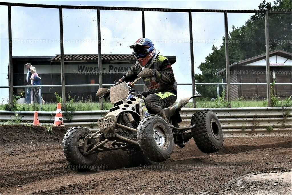 DSC_0501_01 (2) | Sportfotografie , Motorsport, Motoross, Reitsport, Mointainbike, Enduro,
Landschaft , Outdoor, Eventfotografie, Landschaft, Bilder online bestellen - Realisiert mit Pictrs.com