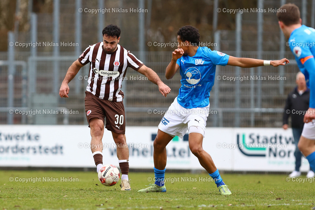 NH_FCStPauliU23_BWLohne_RegionalligaNord_01032026 | #30 Nikky Goguadze (FC St. Pauli U23), #6 Johannes Sabah (Blau-Weiß Lohne)Fußball I Herren I Regionalliga Nord I Saison 2025-2026 I 24. Spieltag I FC St. Pauli U23 - Blau-Weiß Lohne I 01.03.2026 I Edmund-Plambeck-Stadion