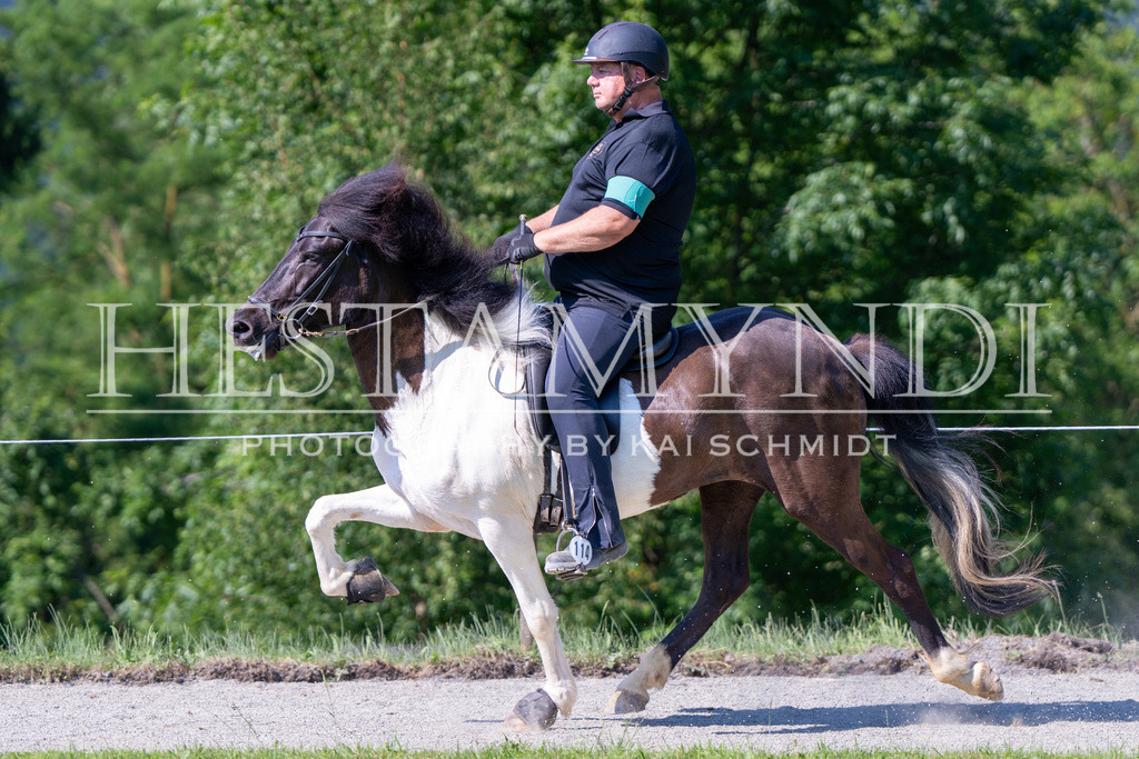 KAI06674 | Ihr sucht einen Fotografen für eure nächste OSI? Ich begleite auch euer Turnier für Islandpferde fotografisch.  - Realisiert mit Pictrs.com