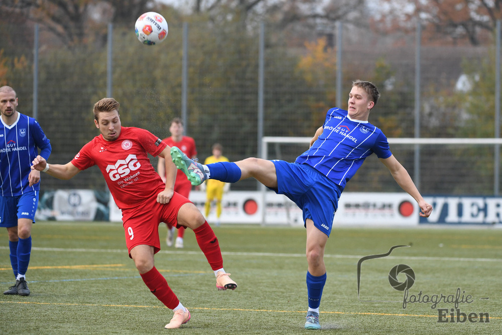 FC Rastede-VfL Wildeshausen | Herren Bezirksliga 2; FC Rastede (blau)-VfL Wildeshausen (rot) am 09.11.2025 in Rastede (Sportanlage Köttersweg), Photo: Philip Eiben 2025 - Realisiert mit Pictrs.com