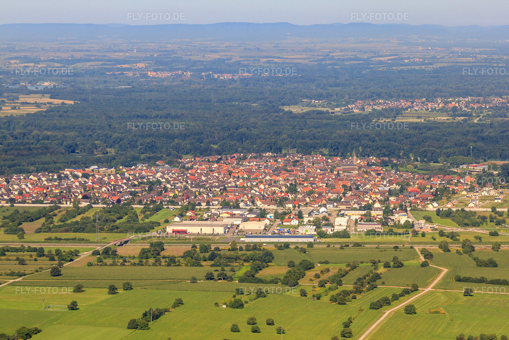 Luftbild: Ortsansicht an der B36 von Osten in Bietigheim im Bundesland Baden-Württemberg in Deutschland. Foto: IMG_31919.jpg vom 20.08.2010 durch Werner Riehm/FLY-FOTO.de