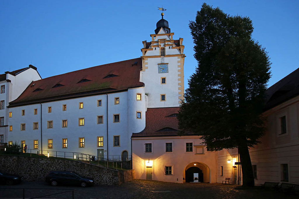 Colditz - Schloss Colditz | Entdecke über 20 Kategorien Leipzig-Motive: Foto-Downloads, hochwertige Poster, Leinwand- & Fine-Art-Prints. Jetzt Lieblingsfoto im Bildlexikon Leipzig Shop bestellen!