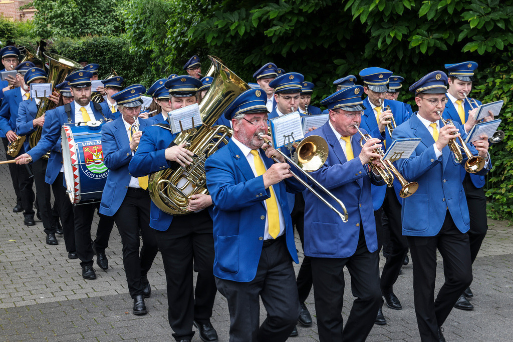 top-top.de 240531-061 | Foto, Video, Fotografie, Videografie, Fotobox, DJ, Discjockey, Musik, Musikbox, Veranstaltung, Photobooth, Amazon, Ebay, Buchtipp, Bestseller, Autor, Verlag, Buch, Wesel, Hamminkeln, NRW, Dinslaken, Rees, Drohne, Hochzeit, Party, Fotobox, Wesel, Fotograf