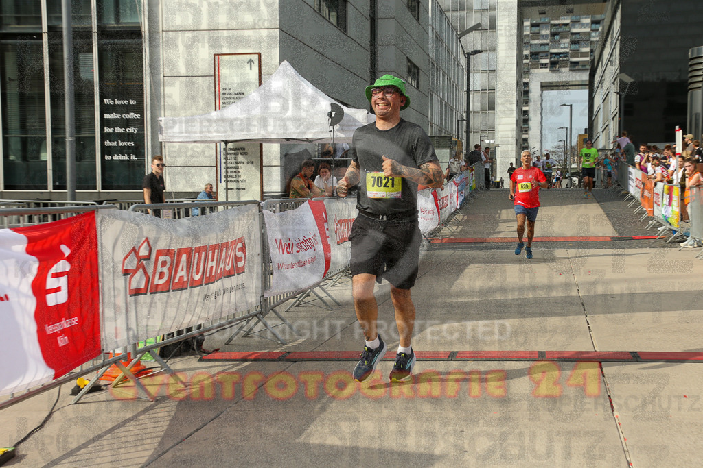 250920_1525_EX1_9383 | Sportfotografie im Rhein-Sieg Kreis, Köln, Bonn, NRW, Rheinland Pfalz, Hessen, etc. Unser Tätigkeitsfeld umfasst den Laufsport vom Volkslauf über den Marathon, Duathlon, Triathon bis zum Ultralauf wie Kölnpfad Ultra oder Schindertrail.