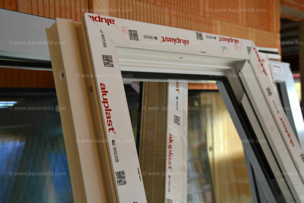 bib-lg14-fenster-0003a | Nach LV-Leistungsgruppen sortierte Detailfotos über den Bau eines Hauses. Alle Hausbau-Bilder direkt vom Urheber und Autor der Website Haus-Selber-Bauen.com