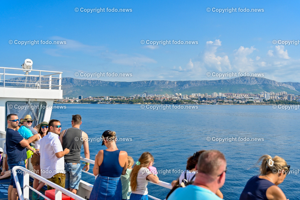 Kroatien_ Split_ Brac_ 31.07.2023-5 | 31.07.2023, Kroatien, HRV, Split, Hafen, im Bild Trajekti, Jadrolinija, Faehre, Faehrhafen Ferry Port