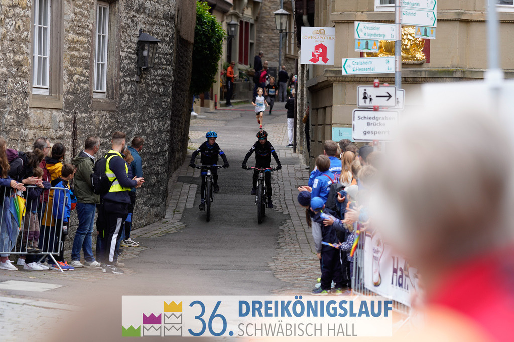 AOK Junior Cup 400m | 3Königslauf 2022 AOK Junior Cup 400m - Realisiert mit Pictrs.com