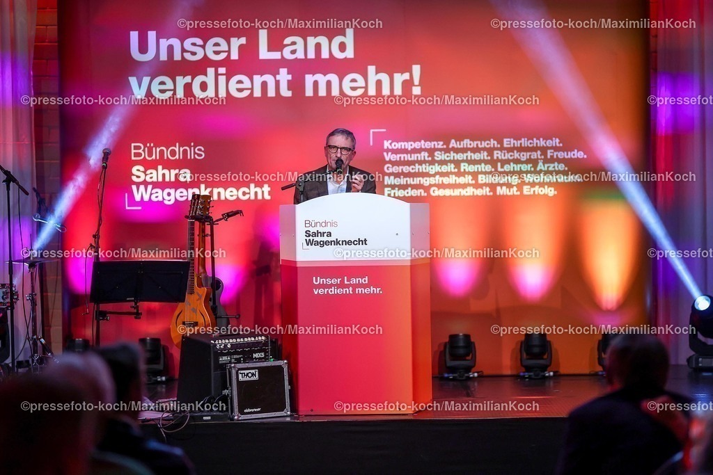 Wup06022501115 | 06.02.2025, Wahlkampfveranstaltung Bündnis Sahra Wagenknecht - Der Politiker Thomas Christian Wilhelm Geisel bei seiner Rede in der Alten Papierfabrik in Wuppertal. 