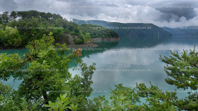 Lac de Serre Poncon 04 | Landschaftsfoto des Lac de Serre Poncon in der Provence