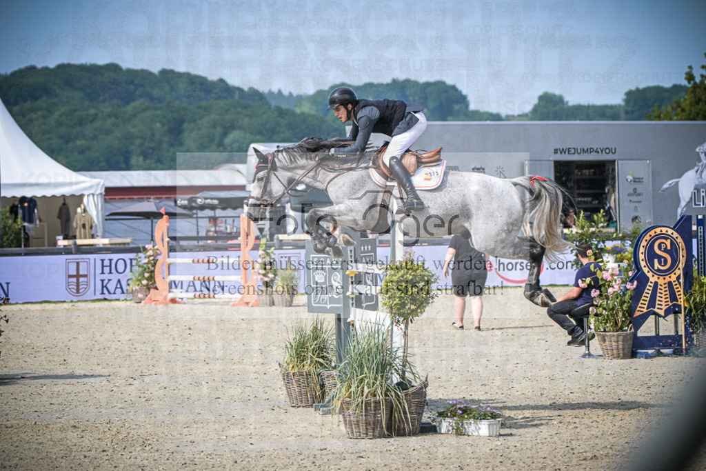 DOS_7791 | Entdecke hochwertige Reitturnierfotos von Foto Oger. Professionell, emotional und authentisch – jetzt Lieblingsmomente im Shop bestellen.Deutschlandweite Turnierfotografie. - Realisiert mit Pictrs.com