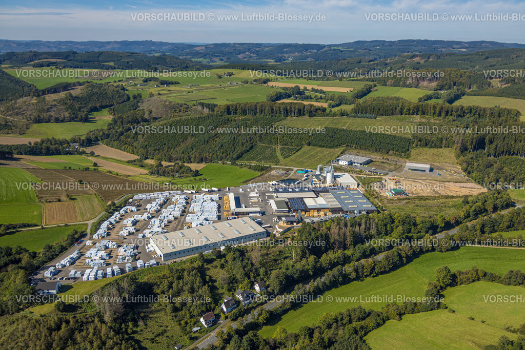 Lennestadt230909829Oedingen | Luftbild, Industriegebiet Sauerlandkaserne, Josef Schmelter GmbH Sägewerk, Wiesen und Felder und Hügellandschaft, Oedingen, Lennestadt, Sauerland, Nordrhein-Westfalen, Deutschland