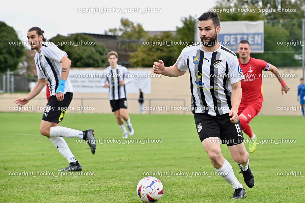 SVG Bleiburg vs. SAK 23.9.2023 | #16 Miha Vidmar SVG Bleiburg, #10 Dominik Peketz SVG Bleiburg, #24 Zoran Vukovic (K) SAK, SVG Bleiburg vs. SAK 23.9.2023, SVG Bleiburg vs. SAK am 23.09.2023 in Bleiburg (Karl Kornberger Stadion), Austria, (Photo by Bernd Stefan)