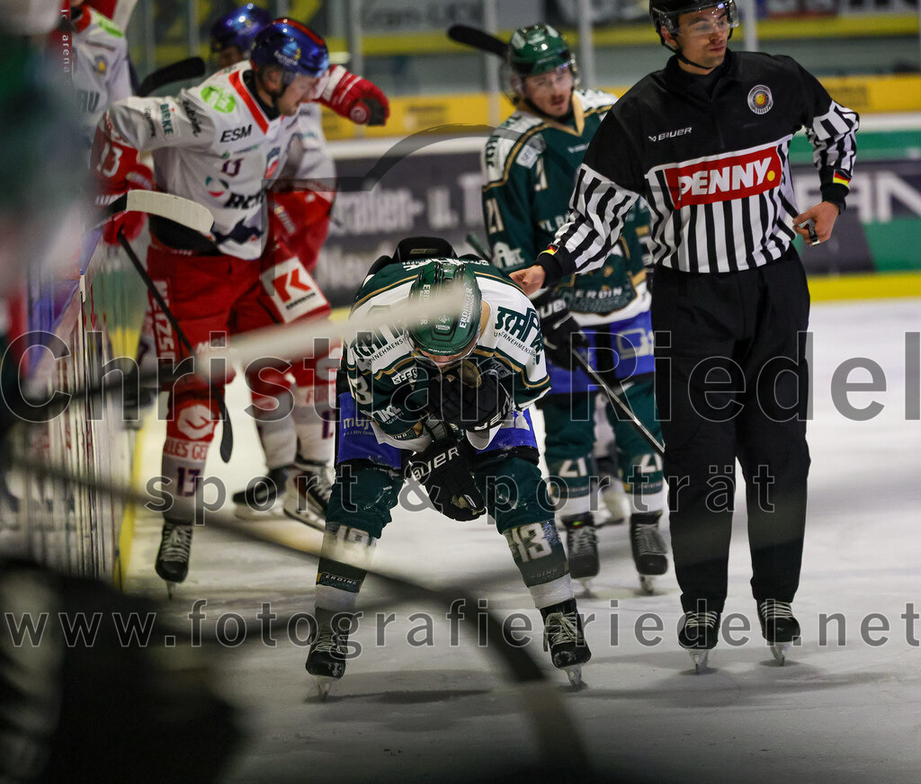 2026-01-18_130_TSV_Erding_gegen_Selber_Woelfe | Erding, Deutschland, 18.01.2026:Eishockey, Oberliga Süd 2025 / 2026, 38. Spieltag, TSV Erding gegen Selber Wölfe, Endergebnis: 2:3 n.V.Björn Salhi (Erding Gladiators, #13)Foto: Christian Riedel / fotografie-riedel.net