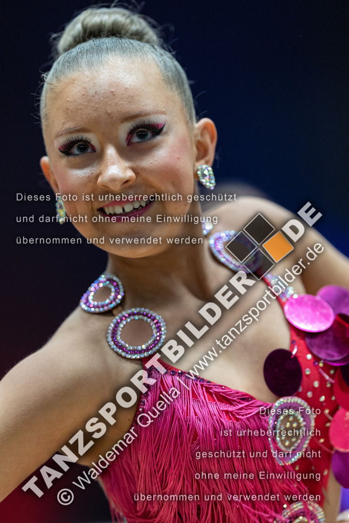 20240113-00144 | Hier finden Sie Tanz Bilder vom Latein und Standard Formationen tanzen. Sportbilder vom Tanzsport. Schöne Fotos und von Weltmeisterschaft, Europameisterschaft, Bundesliga, Regionalliga, Oberliga und Landesliga sowie von GOC Stuttgart, DanceComp, WM Bremen