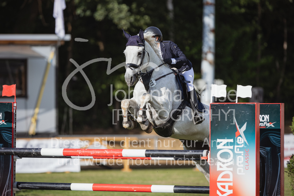 220715_LC_HeinzelmaennchenCup-713 | Deine schönsten Turniermomente als professionelle Fotos! Entdecke hochwertige Pferdesport-Fotografie im Online-Shop. Jetzt Fotos finden & bestellen!