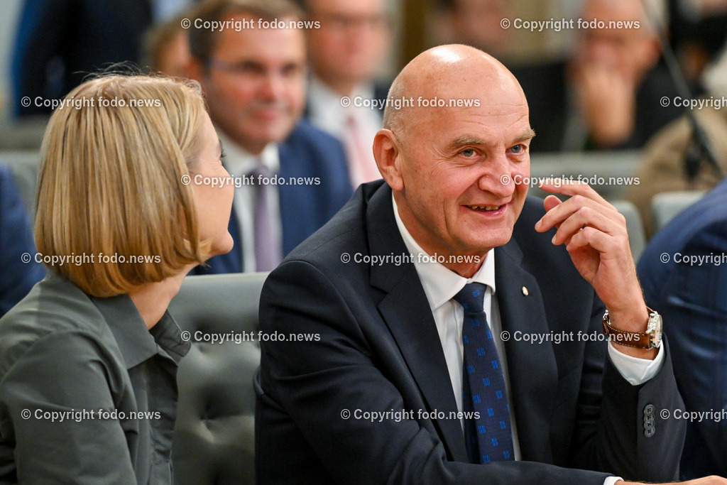 Landhaus Linz_ Promenade_ Landtagssitzung_ 24.10.2024-26 | 24.10.2024, Landhaus Linz AUT, Promenade, Landtagssitzung, im Bild LH-StvIn Christine Haberlander (VP), LR Christian Doerfel (VP)