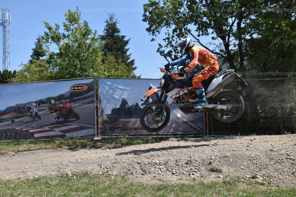 DSC_0322 | Sportfotografie , Motorsport, Motoross, Reitsport, Mointainbike, Enduro,
Landschaft , Outdoor, Eventfotografie, Landschaft, Bilder online bestellen - Realisiert mit Pictrs.com