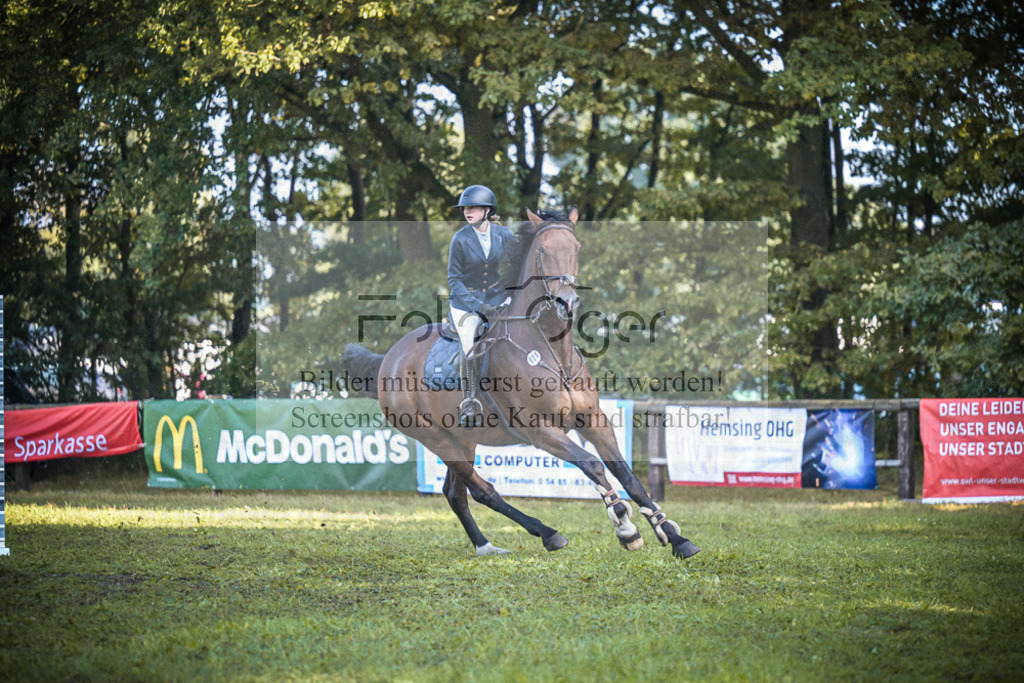 DOS_0527 | Entdecke hochwertige Reitturnierfotos von Foto Oger. Professionell, emotional und authentisch – jetzt Lieblingsmomente im Shop bestellen.Deutschlandweite Turnierfotografie. - Realisiert mit Pictrs.com