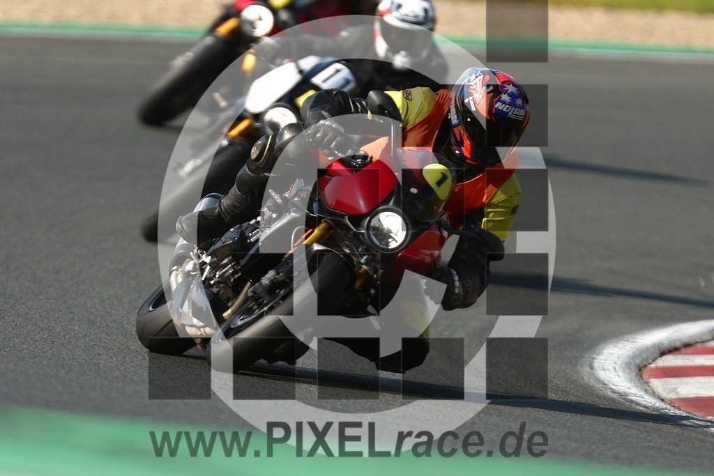 inst01-20260602_06274 | Schöne Erinnerungen an spannende Momente - das festzuhalten ist unser Job. PIXELrace.de ist seit 2003 auf den Rennstrecken Europas unterwegs um die Action draußen beim Fahren und die wunderbare Stimmung imm Fahrerlager für euch einzufangen.