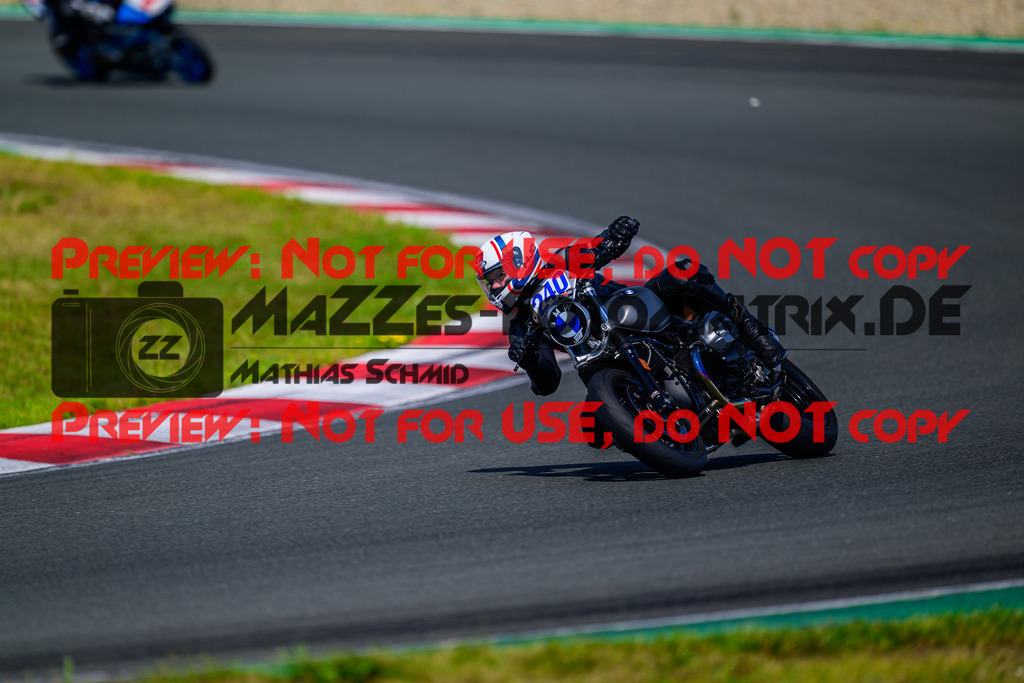 MaZZes_FotoMatrix_240725_6007705_6026 | BLAU