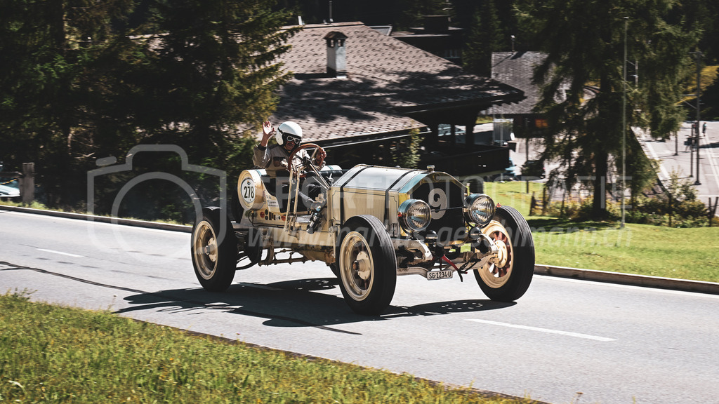 19. Arosa ClassicCar 2023 - 2. September 2023 | 19. Arosa ClassicCar 2023
Arosa, Schweiz
Schawalder Ruedi aus Rorschacherberg mit der Startnummer 278 in einem La France Typ 12, Jahrgang 1917, in der Klasse Classic Trophy.
@arosaclassiccar, @arosa.official, #arosaclassiccar, #arosa, #76curves, #classiccar
Bild: Sportfotografie Markus Aeschimann | www.markus-aeschimann.ch - Realisiert mit Pictrs.com
