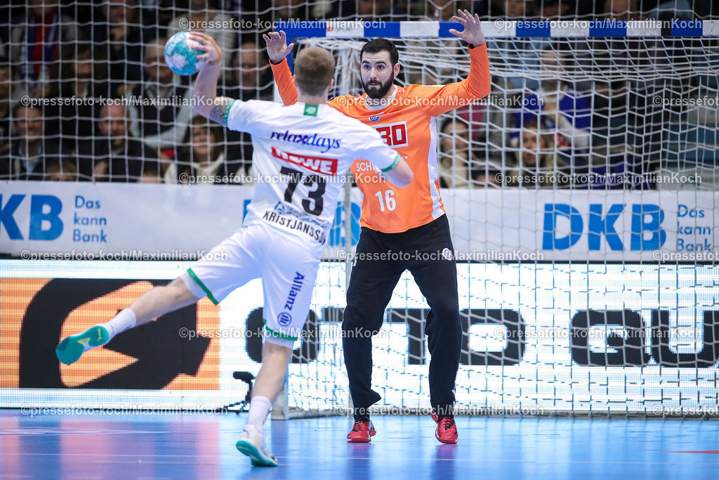 Gum1HBL19022401048 | 19.02.2024, Gummersbach, Handball, Liqui Moly Bundesliga, Schwalbe-Arena, VfL Gummersbach - SC DHfK Leipzig: Torhüter Tibor Ivanisevic (VfL Gummersbach) verteidigt gegen Viggo Kristjansson (SC DHFK Leipzig)