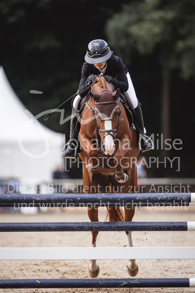 240906_BuCha_PonyA-5j-125 | Deine schönsten Turniermomente als professionelle Fotos! Entdecke hochwertige Pferdesport-Fotografie im Online-Shop. Jetzt Fotos finden & bestellen!