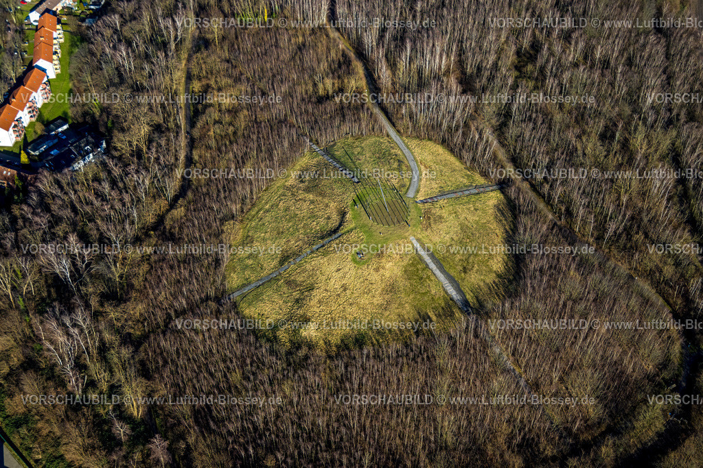 Castrop-Rauxel240106157 | Luftbild, Sonnenuhr auf der Schweriner Halde, Aussichtsplattform, Kunstinstallation von Jan Bormann, Rauxel, Castrop-Rauxel, Ruhrgebiet, Nordrhein-Westfalen, Deutschland