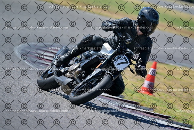 26bt04-1105 | markuskiefer.com - Realisiert mit Pictrs.com