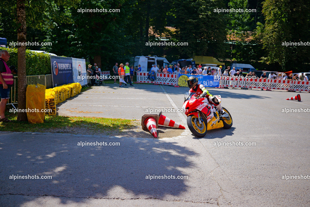 P1036914-2 | Erleben Sie atemberaubende, hochqualitative Fotos Ihrer Fahrt entlang der malerischen Alpenstraßen. Besuchen Sie alpineshots.com, um professionelle Aufnahmen Ihrer unvergesslichen Reise zu finden und zu kaufen - Realisiert mit Pictrs.com
