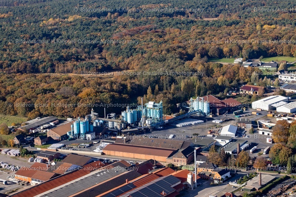 Luftbilder Brüggen-7537 | Luftbildfotografie Gebäude und Produktionshallen auf dem Fabrikgelände der "CS ADDITIVE GmbH" an der Heide, Stiegstraße in Brüggen im Bundesland Nordrhein-Westfalen, Deutschland. - Realisiert mit Pictrs.com