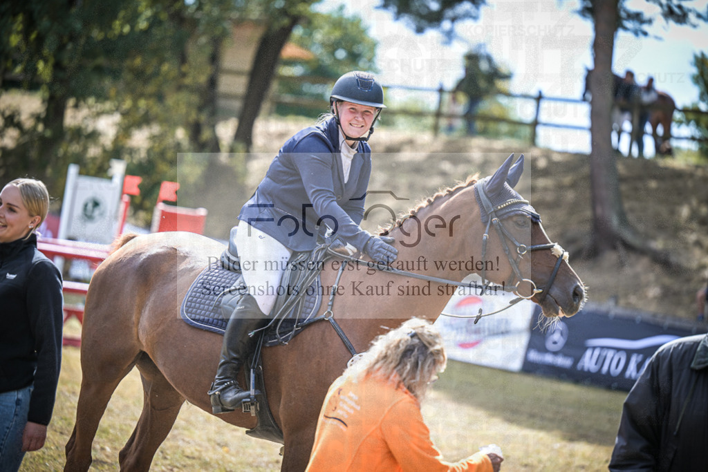 DOS_0082 | Entdecke hochwertige Reitturnierfotos von Foto Oger. Professionell, emotional und authentisch – jetzt Lieblingsmomente im Shop bestellen.Deutschlandweite Turnierfotografie. - Realisiert mit Pictrs.com