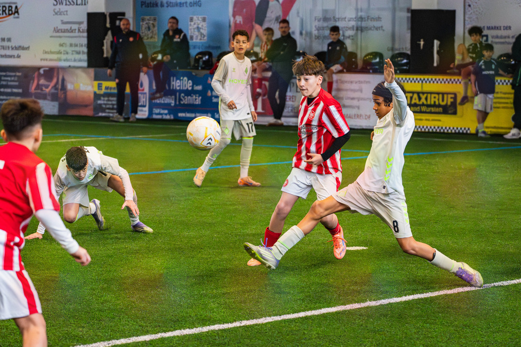 _BLR9084 | Professionelle Fußball- und Sportfotografie. Spielbilder online ansehen und kaufen – Einzelbilder oder komplette Galerien in hoher Qualität. - Realisiert mit Pictrs.com