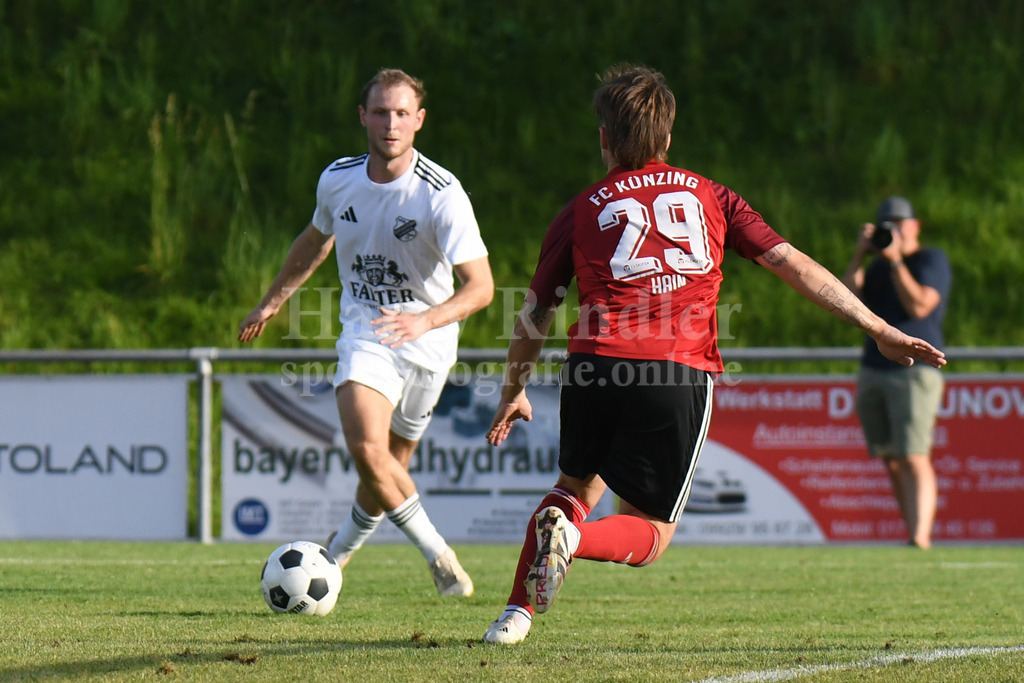 Bezirksliga Ost: SpVgg Ruhmannsfelden : FC Künzing | Alexander Kilger  (SpVgg Ruhmannsfelden) - Realisiert mit Pictrs.com