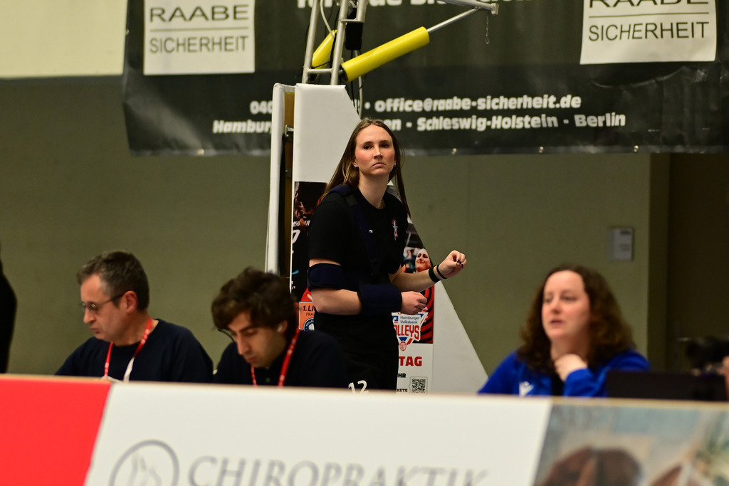 Volleyball I Frauen I Saison 2025-2026 I Bundesliga I 12. Spieltag I ETV Hamburger Volksbank Volleys - SSC Palmberg Schwerin | Der Sportfotograf. - Realisiert mit Pictrs.com