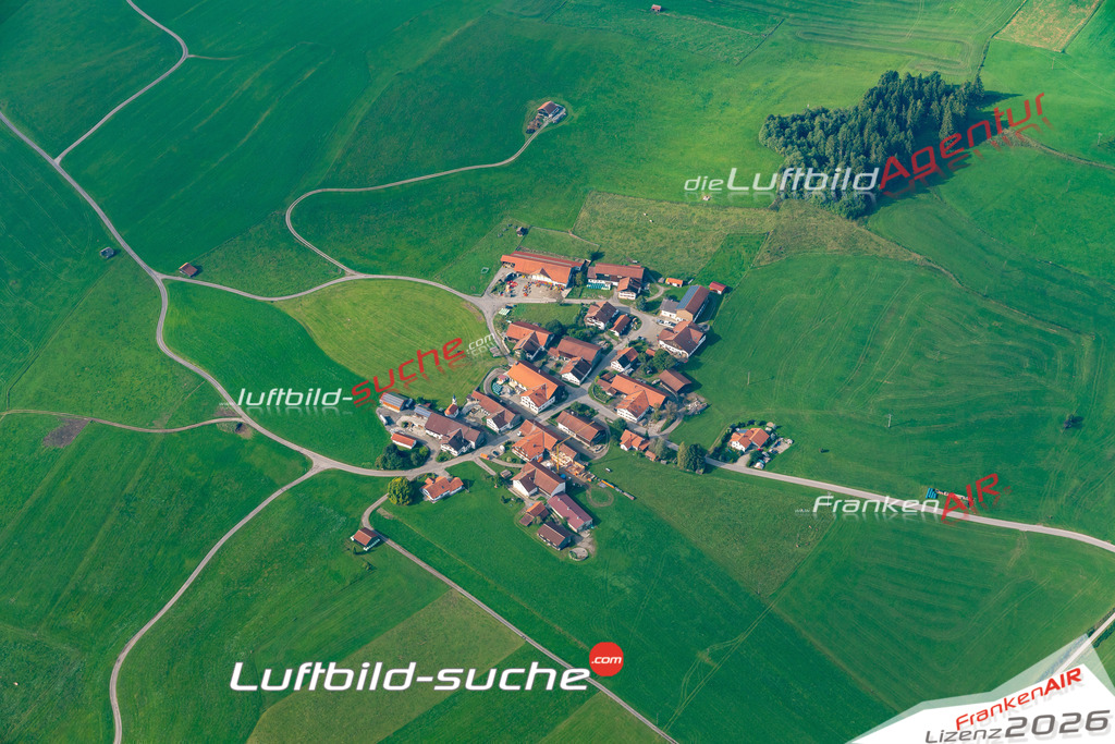 Die Luftbildaufnahme osterried -  wurde 2020 mittels Flugzeug (keine Drohne) erstellt. Perfekte Schärfe und Druck- Ergebnisse- Garantiert!