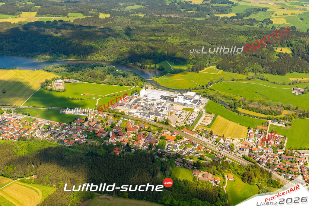 Das Luftbild zeigt :  Biessenhofen - Die Luftaufnahme wurde 2024 vom UL-Flugzeug aus erstellt ( keine Drohne ) - Hochauflösende Luftaufnahme - Für grossformatige Ausdrucke geeignet. Die Geschenkidee !Mit Lizenz und Bildrechte bestellbar